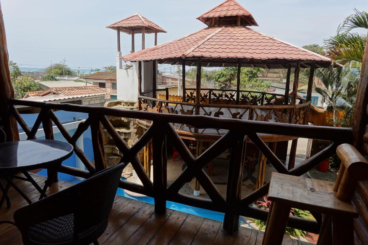Hostal Poseidon Puerto Cayo Exterior photo