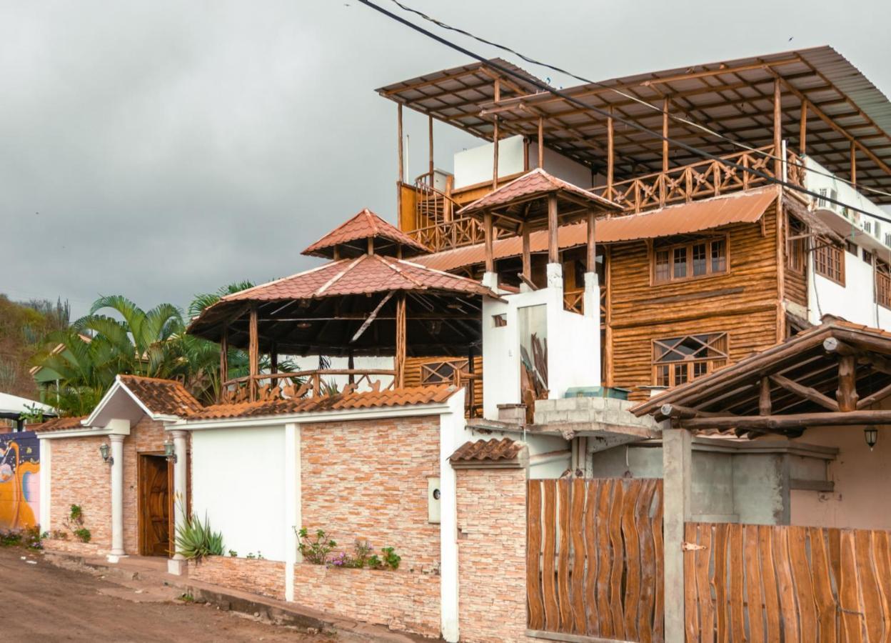 Hostal Poseidon Puerto Cayo Exterior photo