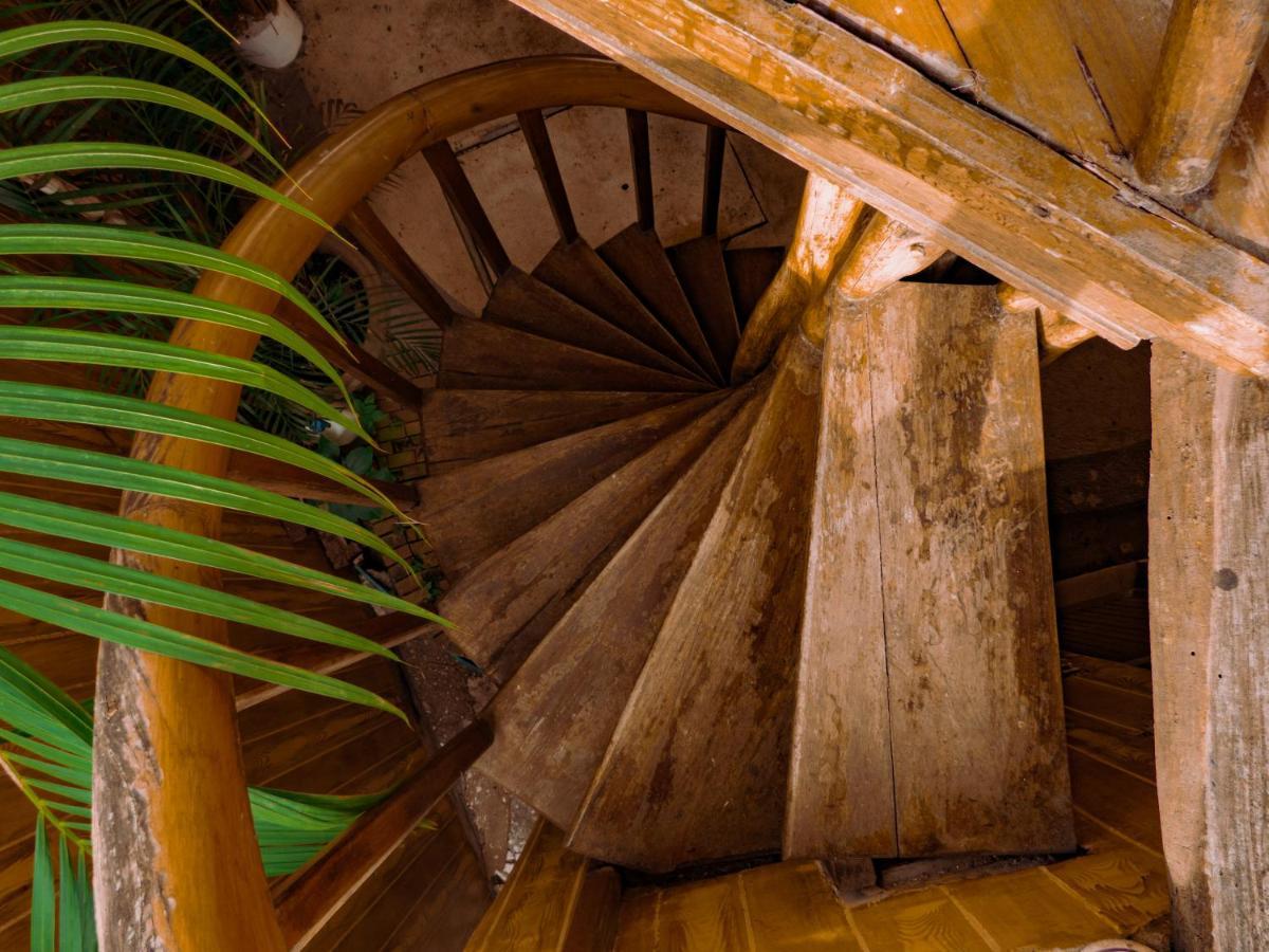 Hostal Poseidon Puerto Cayo Exterior photo